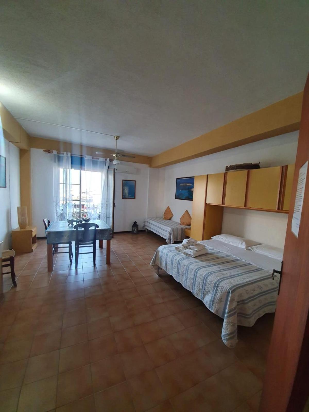 Casa Vacanza Delfino Bianco Apartment